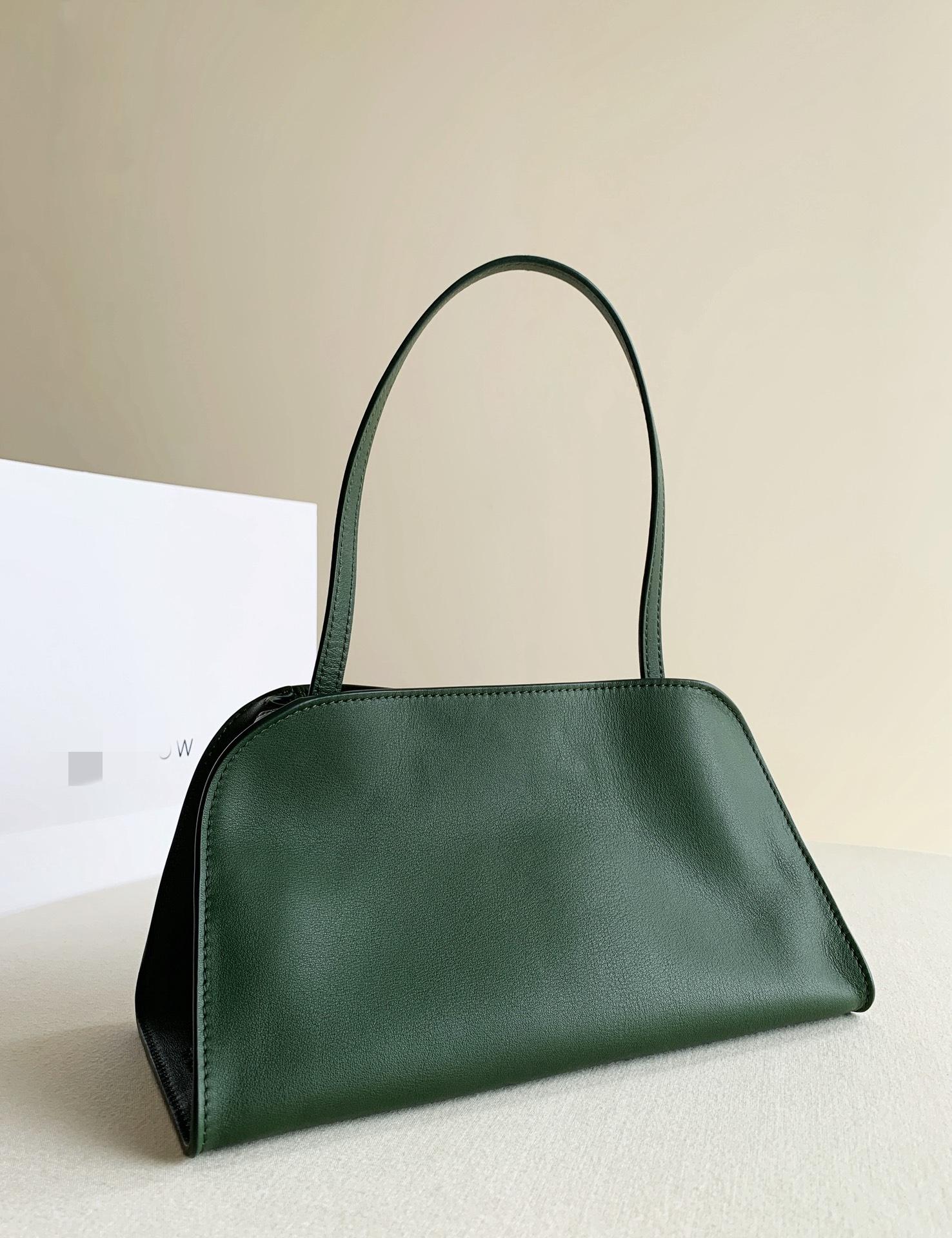 Row 苔綠 Peggy Clutch