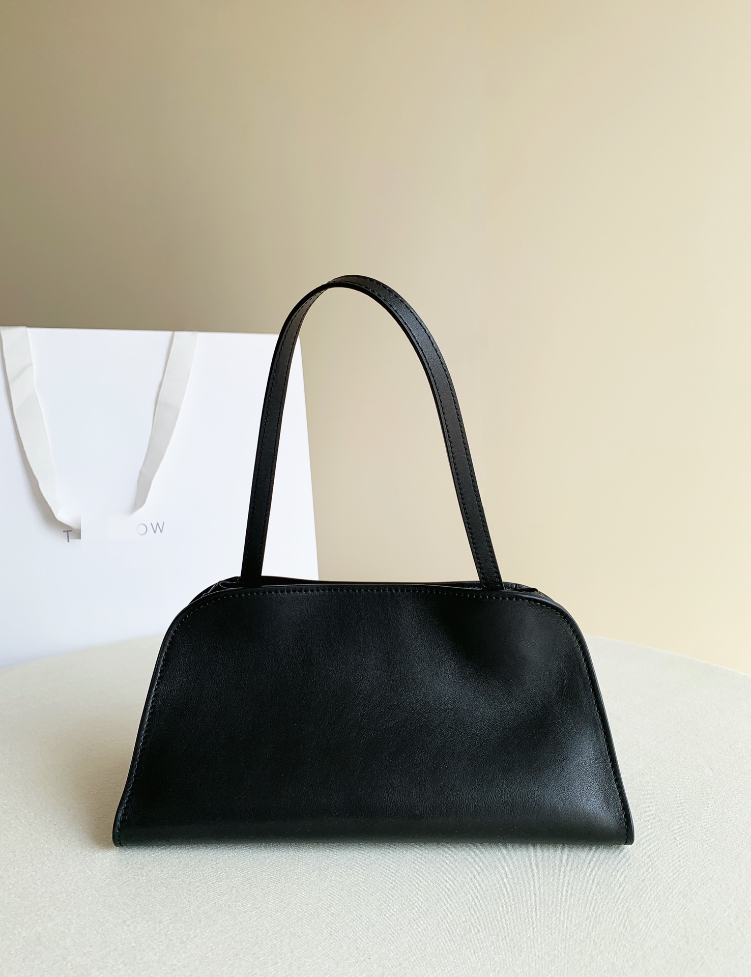 Row 黑色 Peggy Clutch