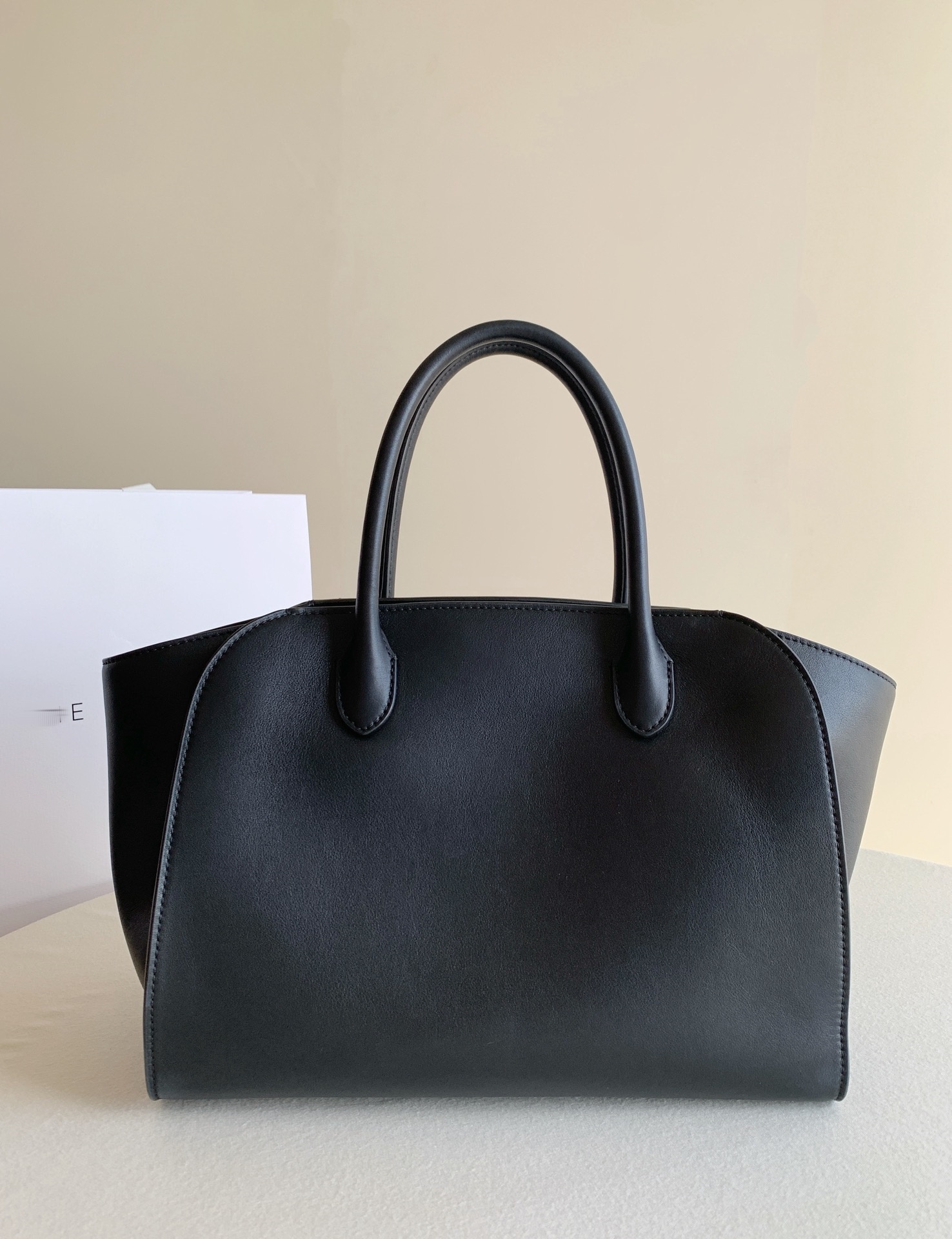 Row 馬鞍皮黑 Marlo