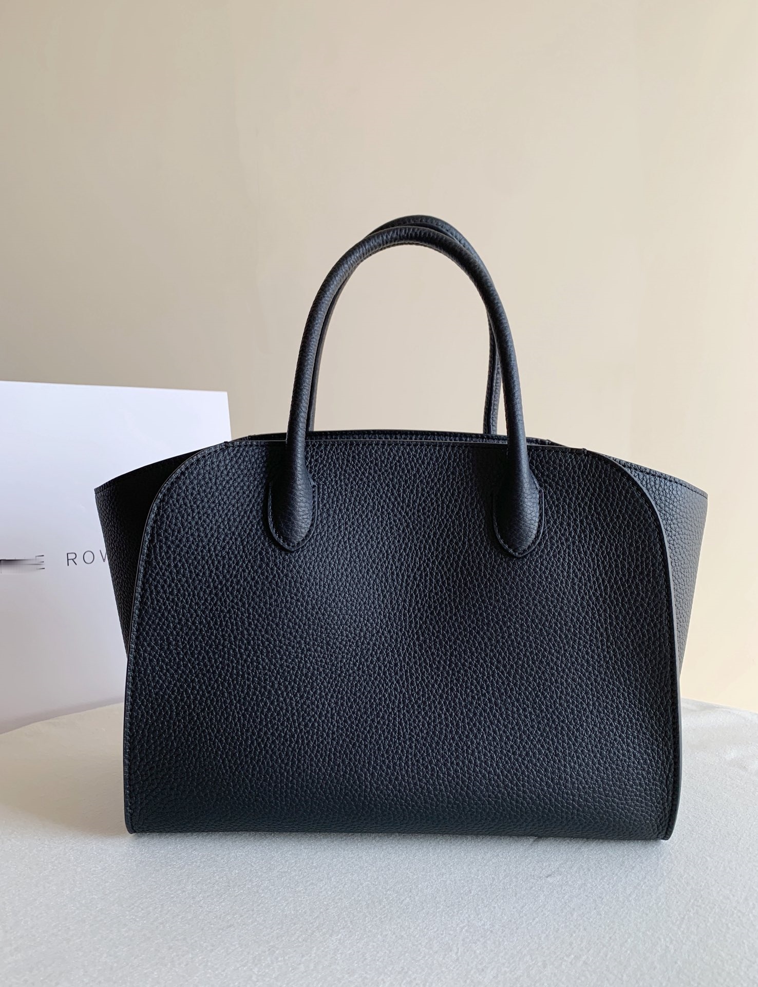 Row 荔枝紋黑 Marlo