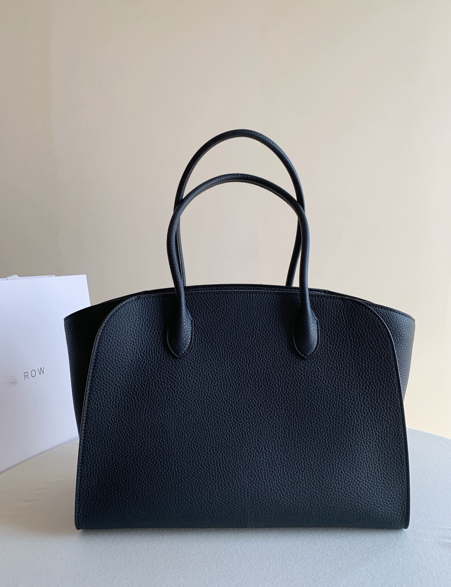 Row 荔枝紋黑 Marlo