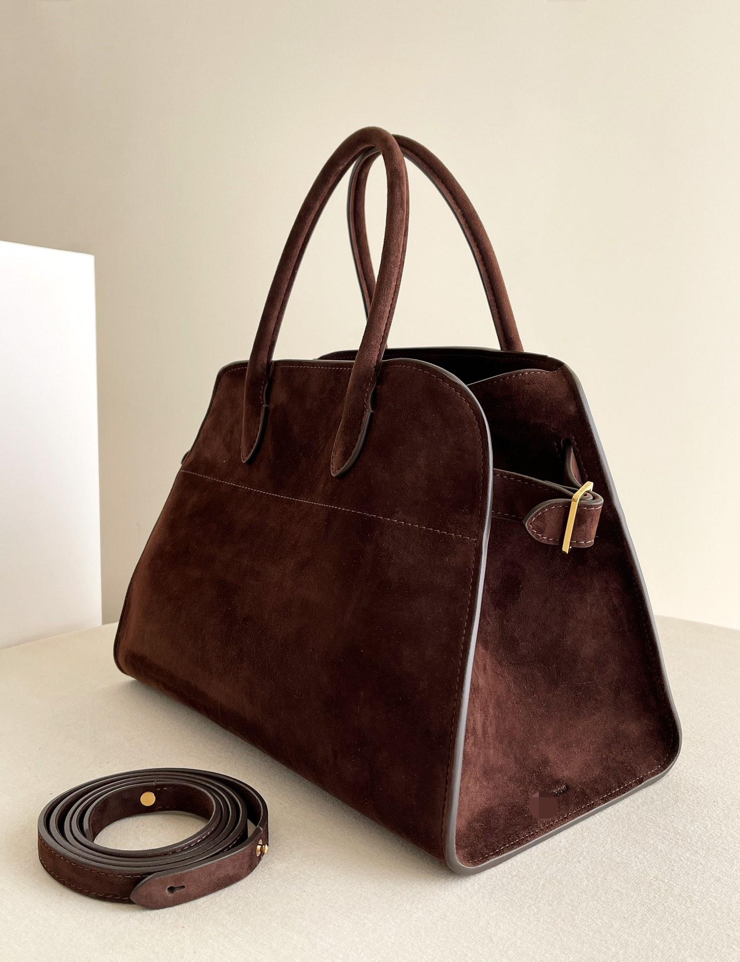 Row Margaux 麂皮棕