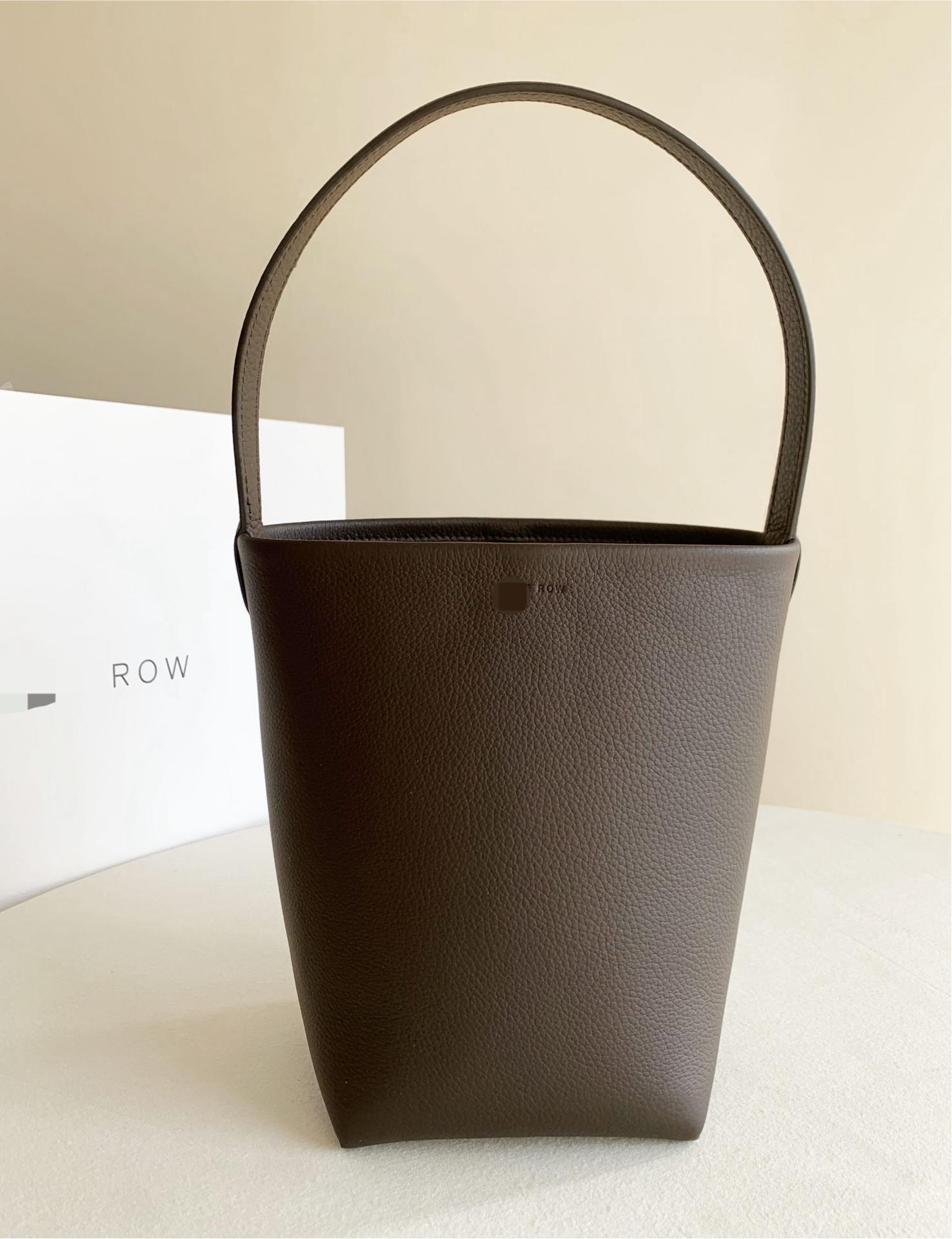 Row Park Tote 深棕色