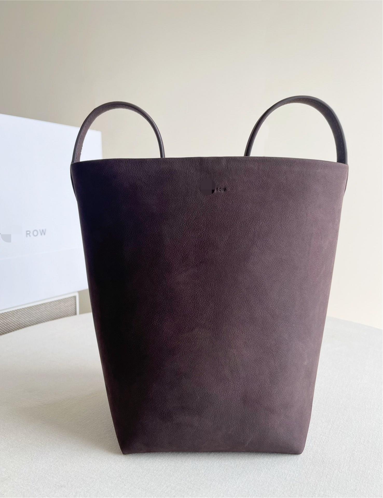 Row Park Tote 中號 Nubuck 烏木色 水桶包