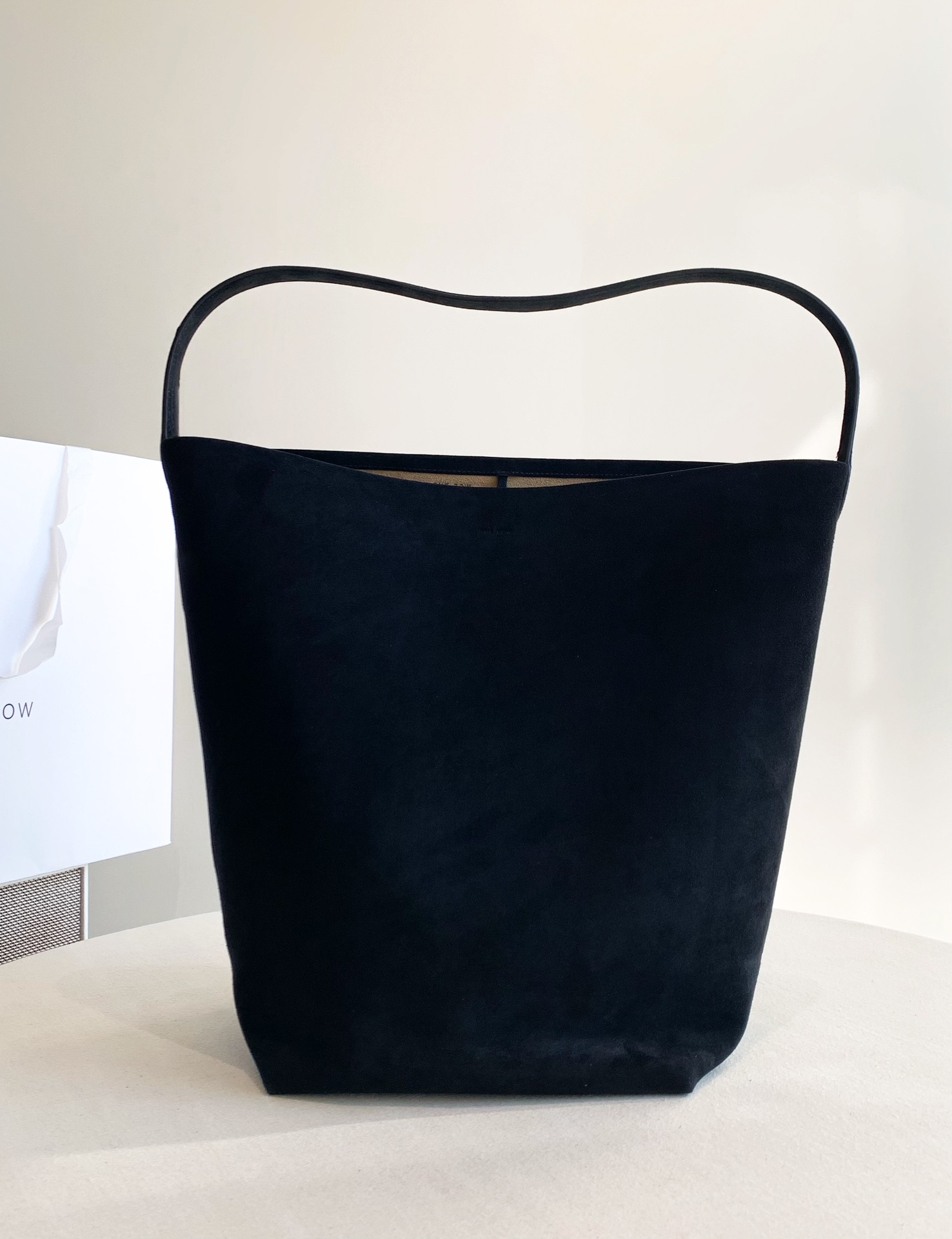 Row Park Tote 大號 麂皮 黑色 水桶包