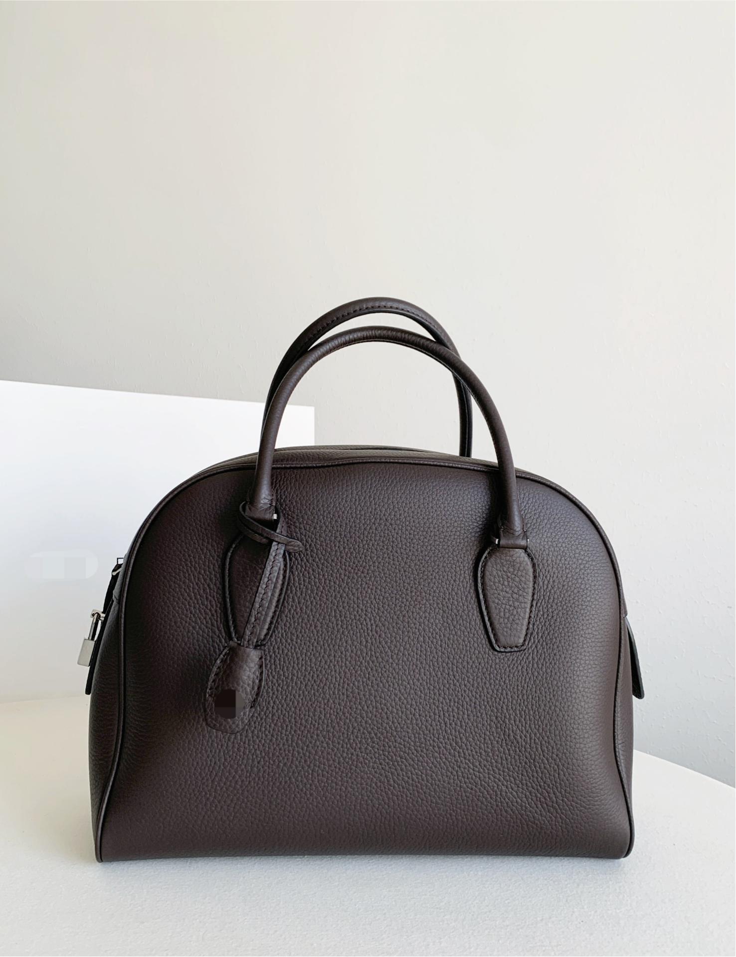 Row India10 深棕色