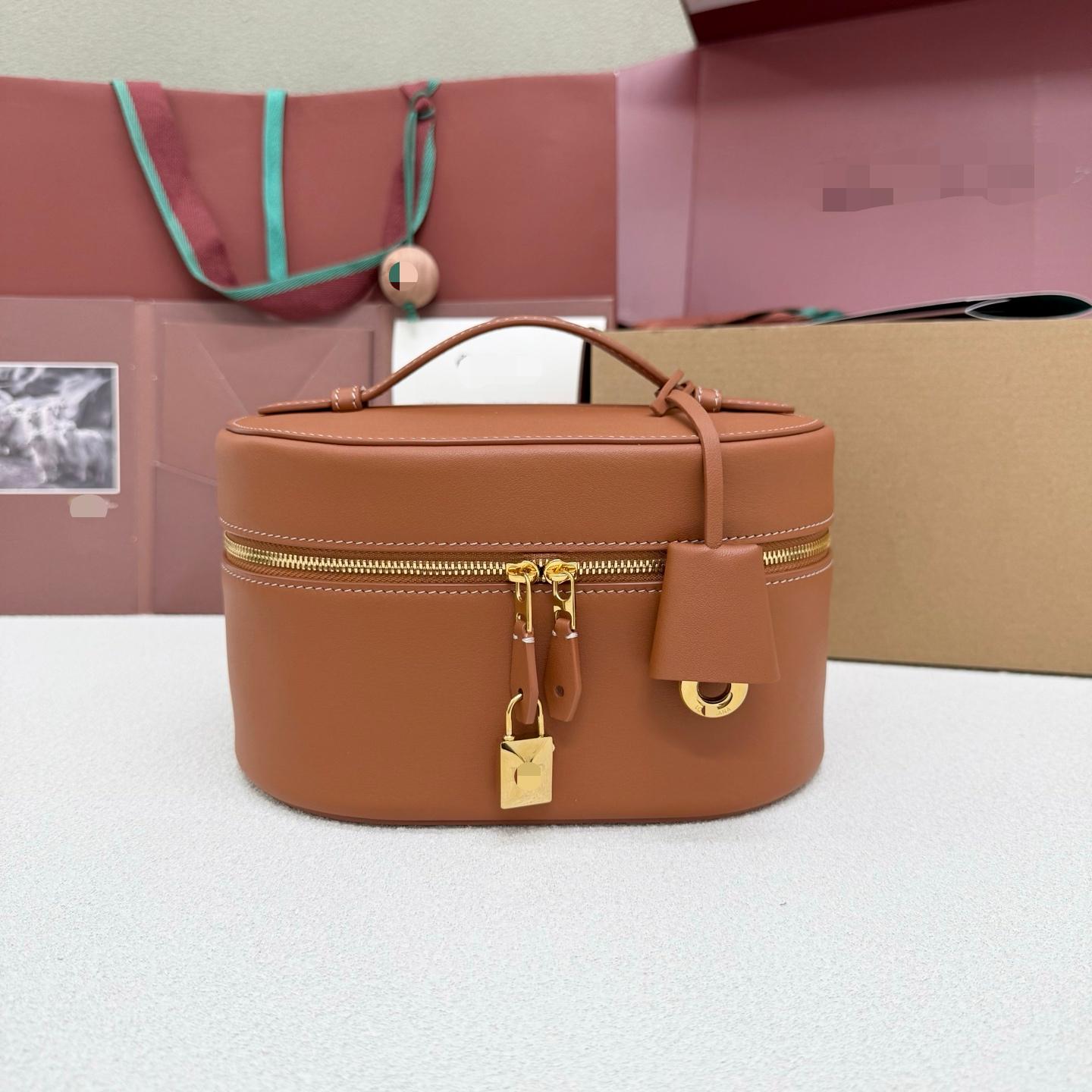 LP Extra Vanity 小號化妝包 牛皮 棕色