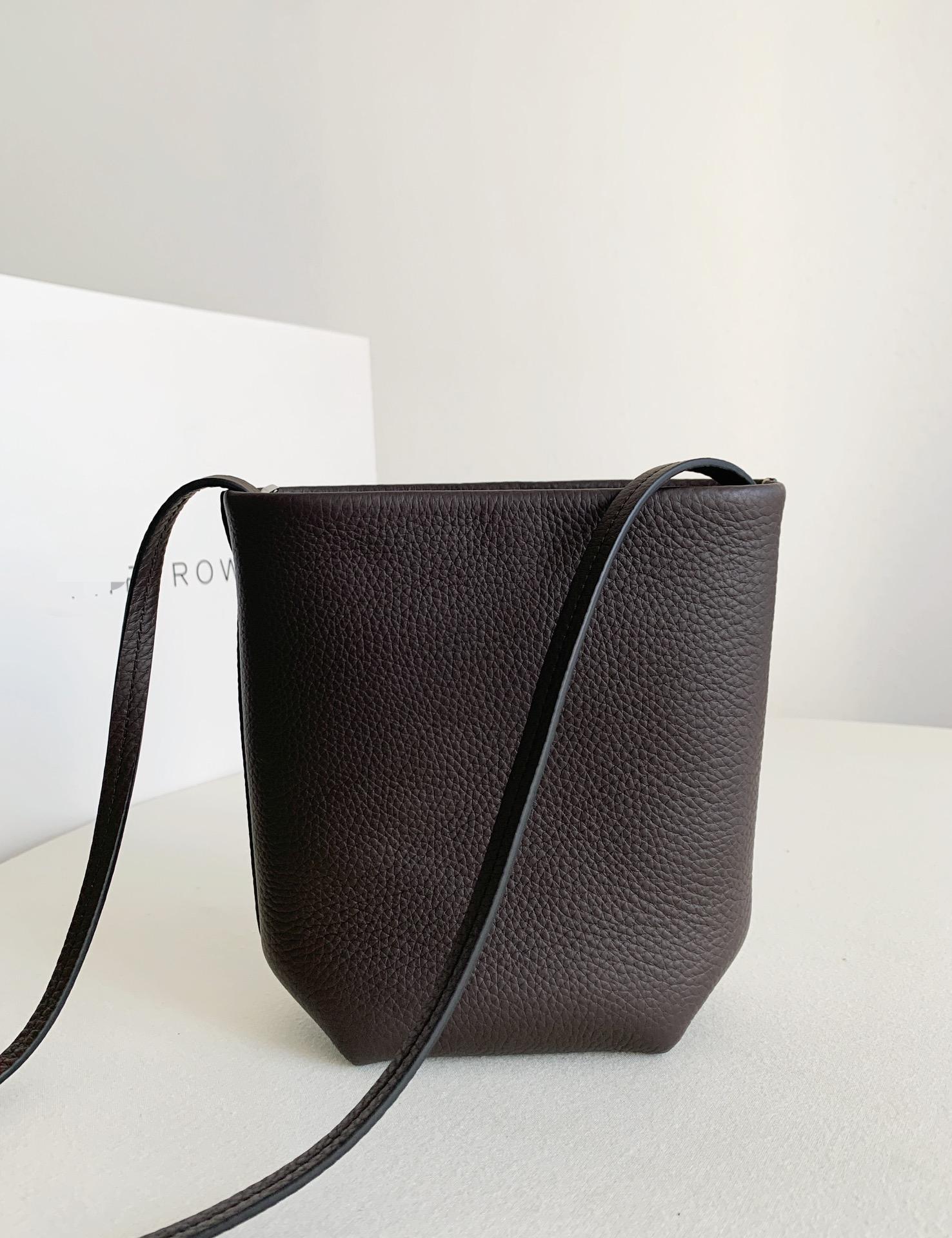 Row Park Tote 迷你 深棕色 水桶包