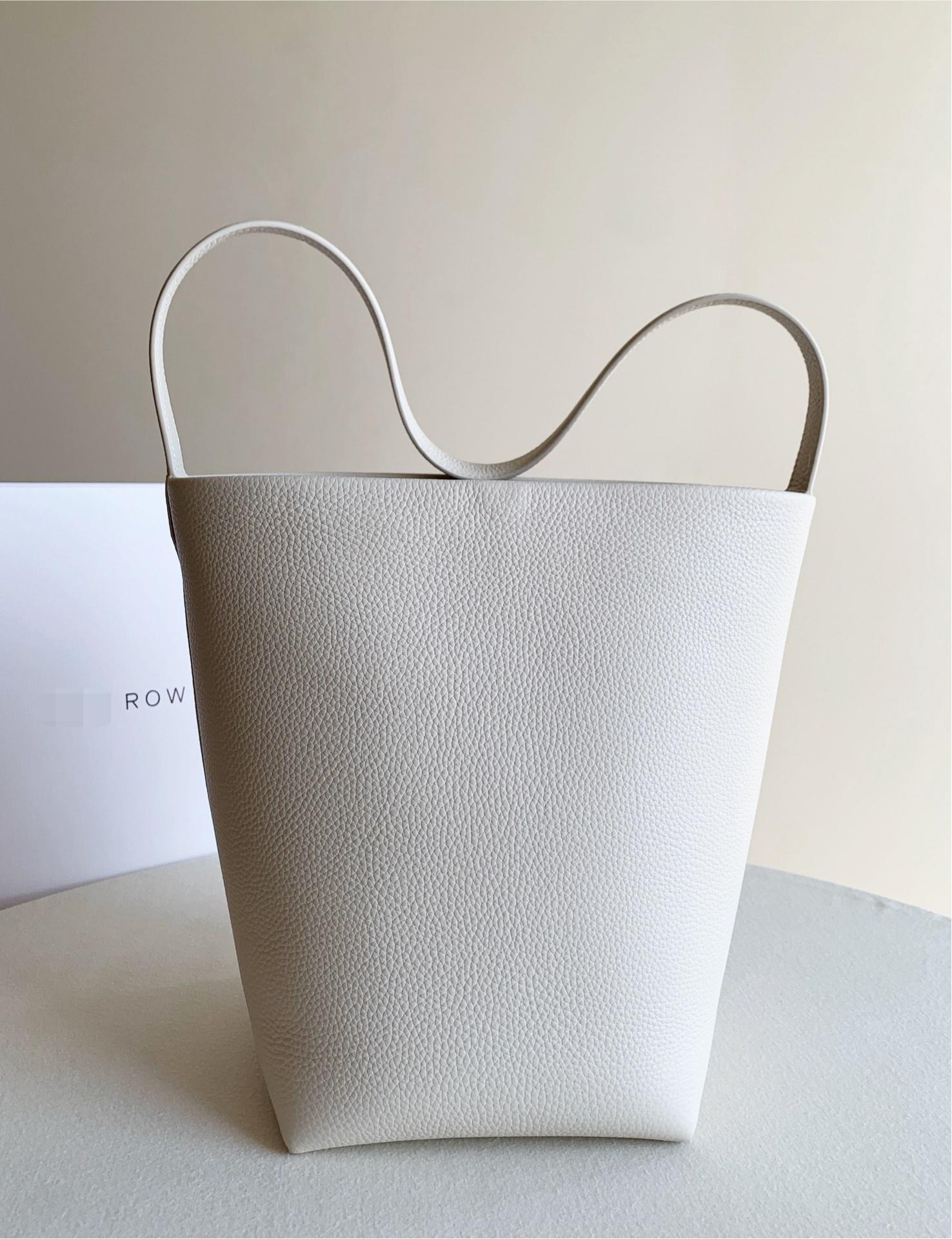 Row Park Tote 中號 白色 水桶包