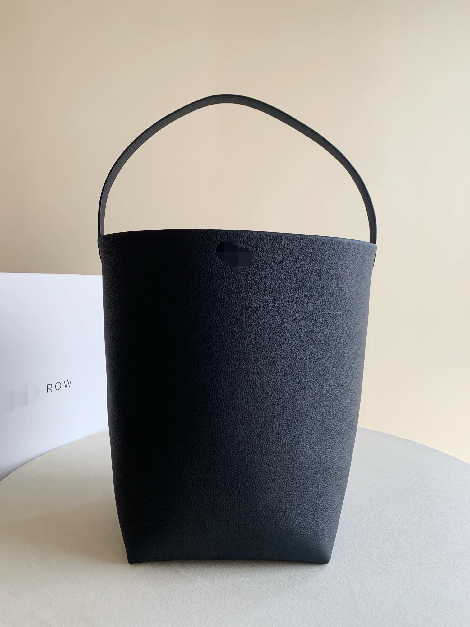 Row Park Tote 大號 黑色 水桶包