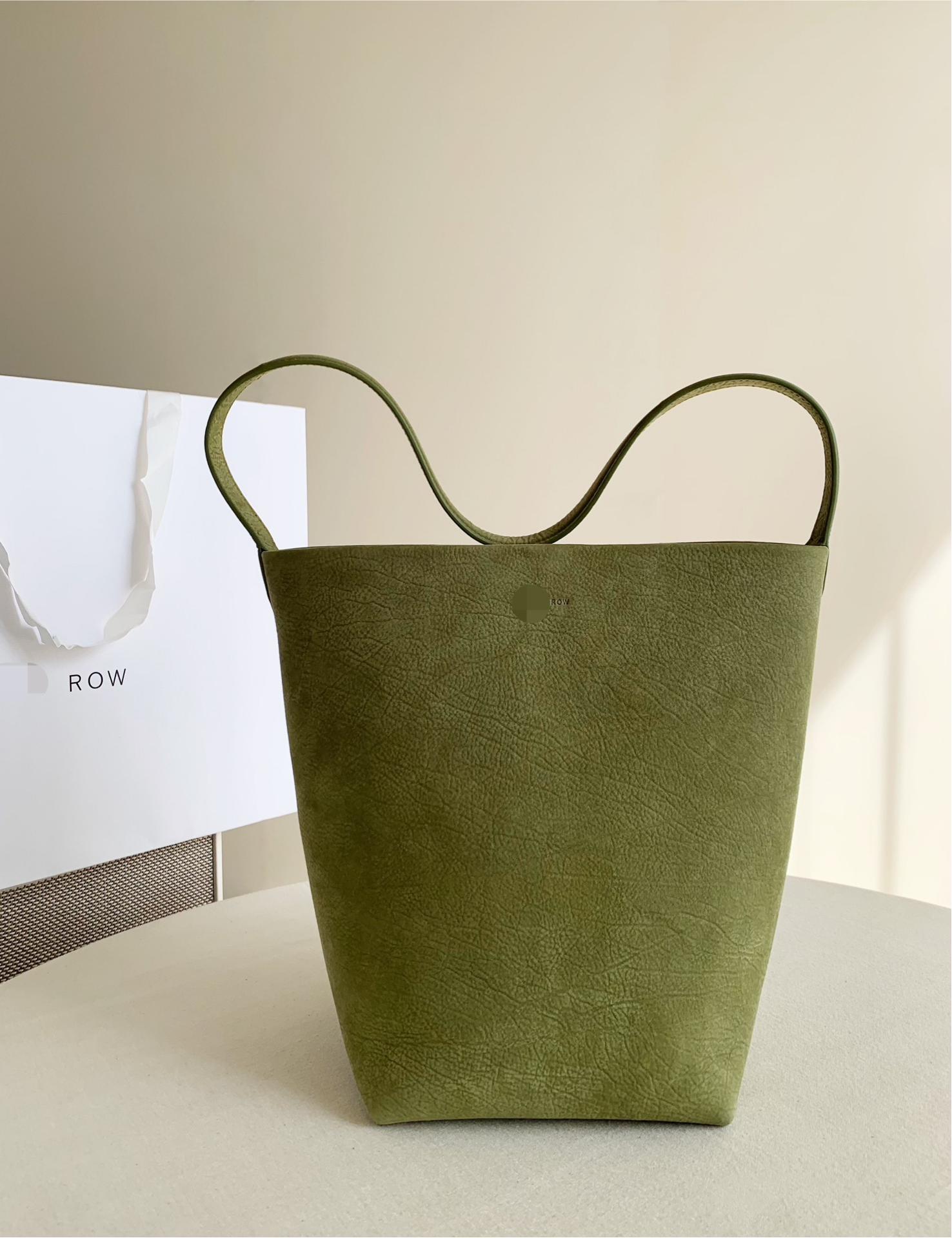 Row Park Tote 中號 牛油果綠 水桶包