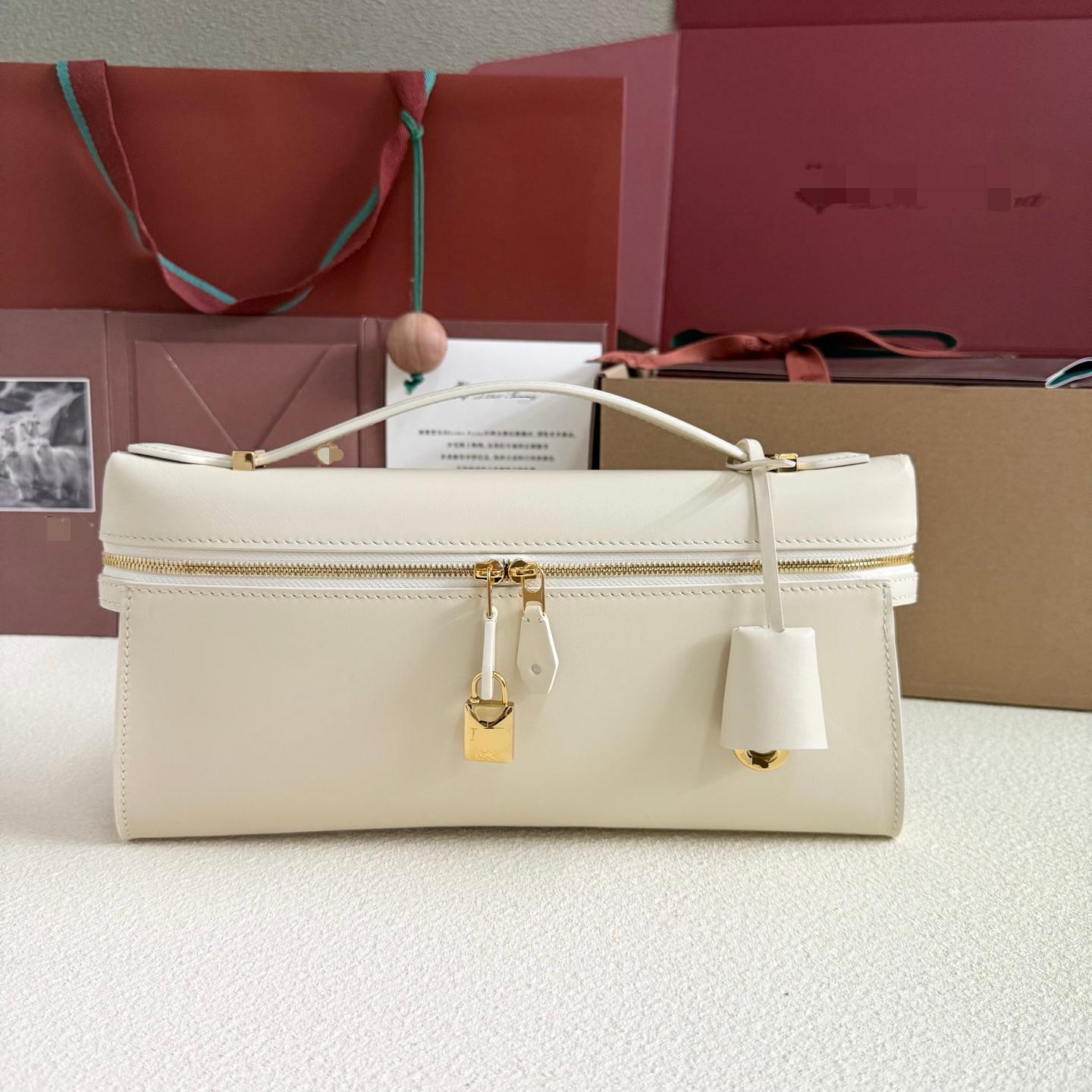 LP29 嫩白色 Extra Clutch 手拿包